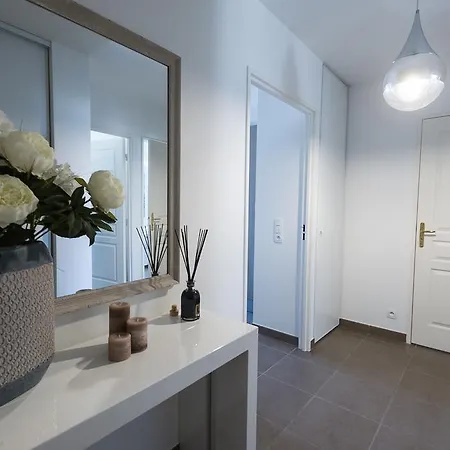 Corniche Fleurie Apartment *